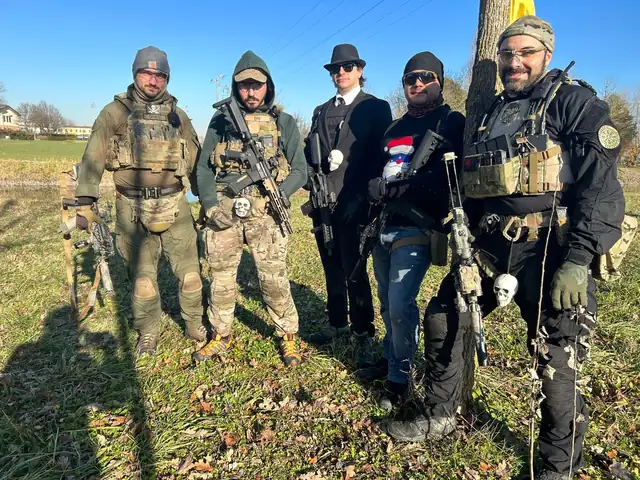 Foto di gruppo con travestimenti